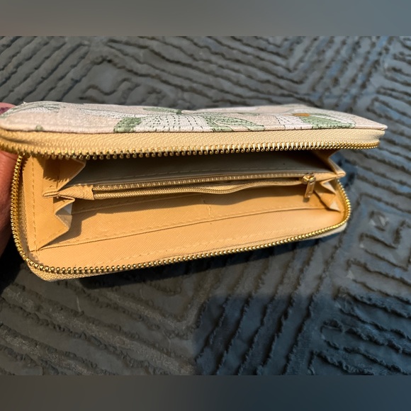 NWOT—Long Zippered Wallet with Floral Design - Picture 5 of 7